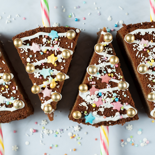 Glutenfreie Schoko Weihnachtsbäume am Stil